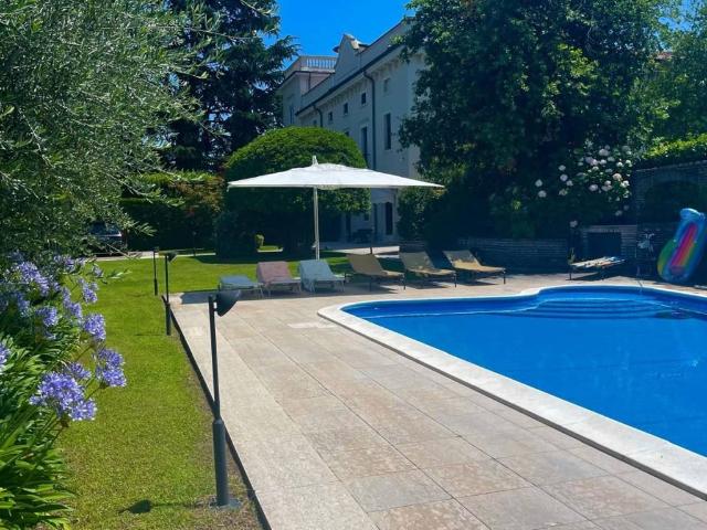 Villa in vendita a Desenzano del Garda BS