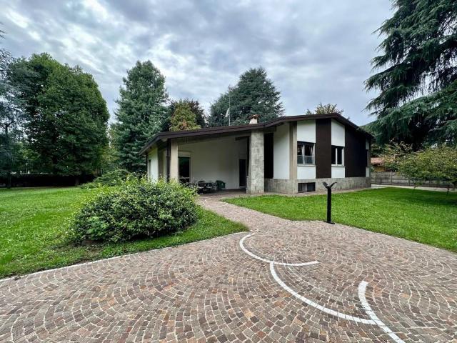 Villa in vendita a Desio MB