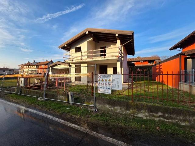 Villa in vendita a Divignano NO
