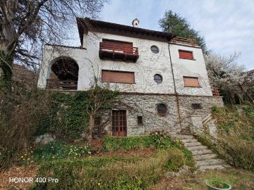 Villa in vendita a Dizzasco CO