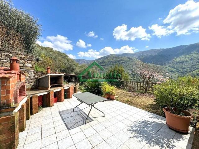 Villa in vendita a Diano Arentino IM