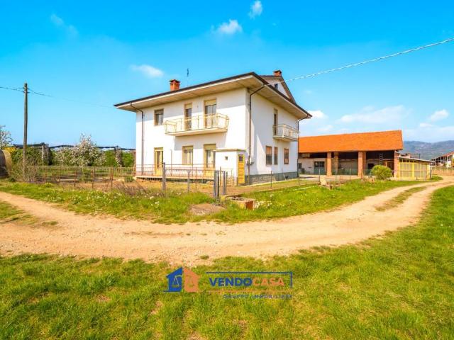 Villa in vendita a Dronero CN