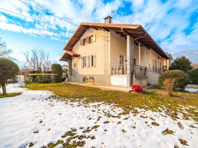 Villa in vendita a Dronero CN