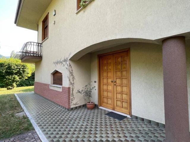 Villa in vendita a Dronero CN