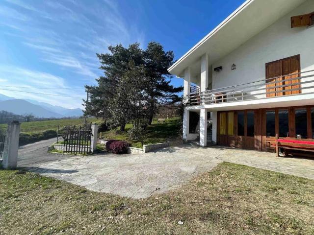 Villa in vendita a Dronero CN