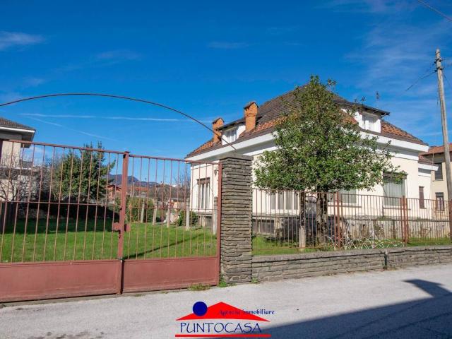 Villa in vendita a Dronero CN