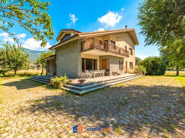 Villa in vendita a Dronero CN