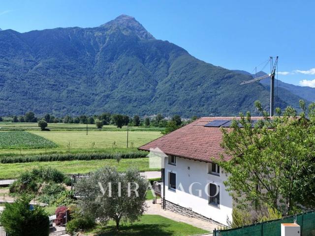 Villa in vendita a Dubino SO