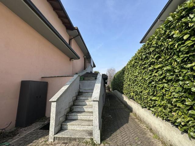 Villa in vendita a Dubino SO