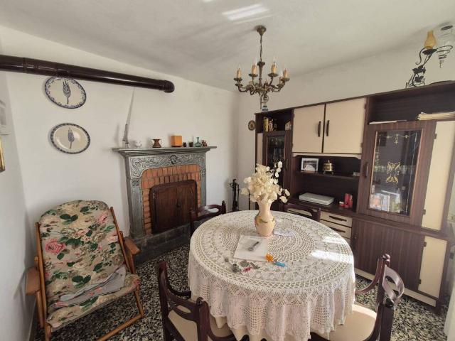 Villa in vendita a Dubino SO
