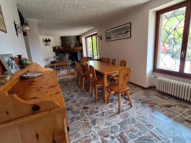 Villa in vendita a Dubino SO