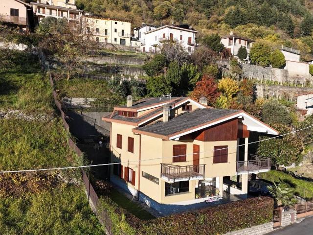 Villa in vendita a Dubino SO