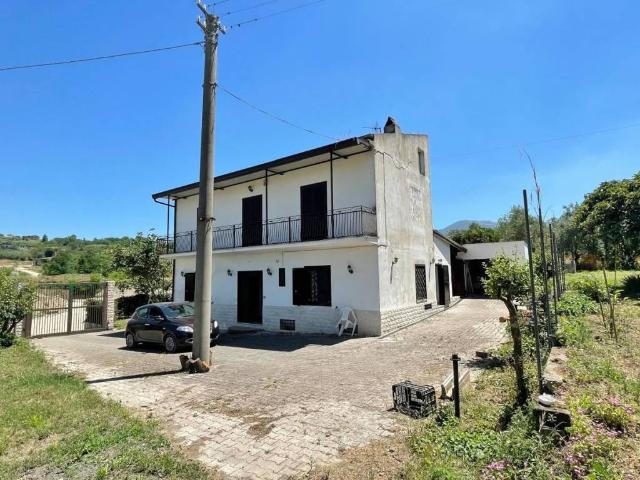 Villa in vendita a Dugenta BN