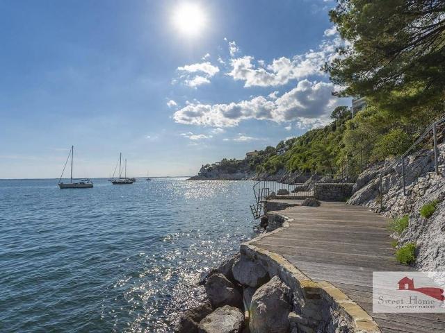 Villa in vendita a Duino Aurisina TS