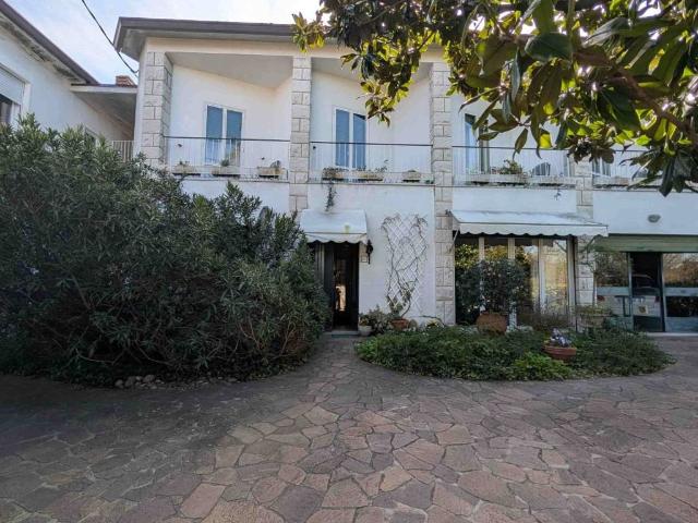 Villa in vendita a Duino Aurisina TS