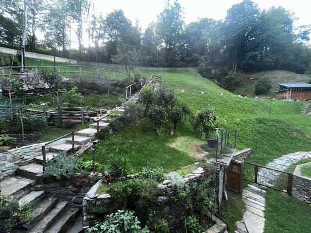 Villa in vendita a Dumenza VA