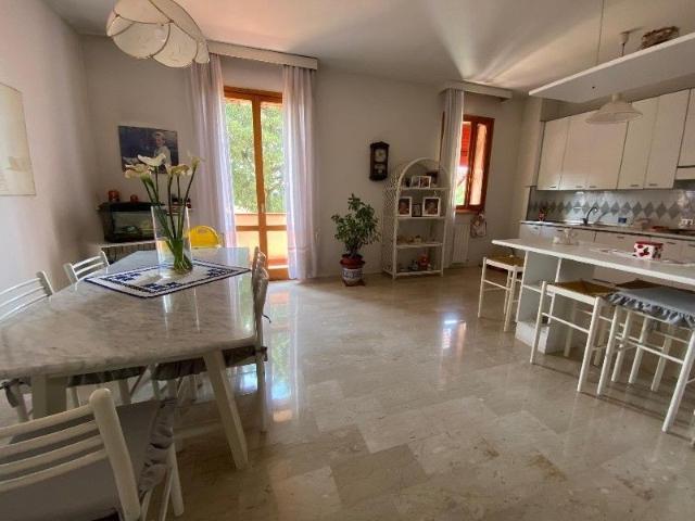 VILLA in VENDITA a EMPOLI TINAIA di 9 vani