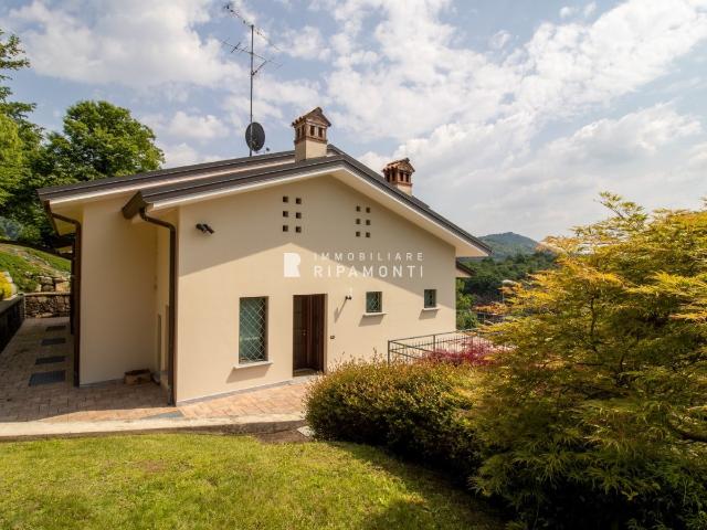 Villa in vendita a Ello