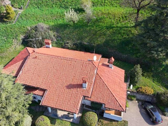 Villa in vendita a Ello LC