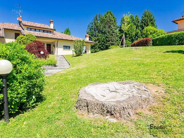 Villa in vendita a Ello LC