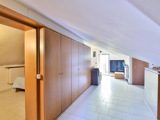 Villa in vendita a Erba CO