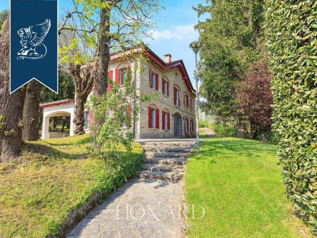 Villa in vendita a Erba CO