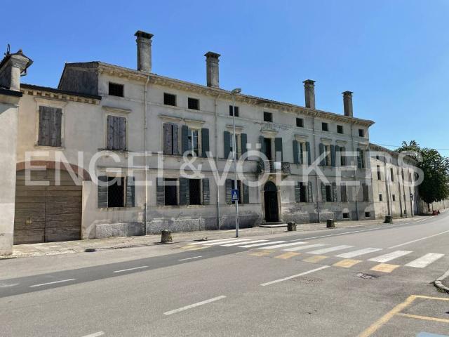 Villa in vendita a Erbè VR