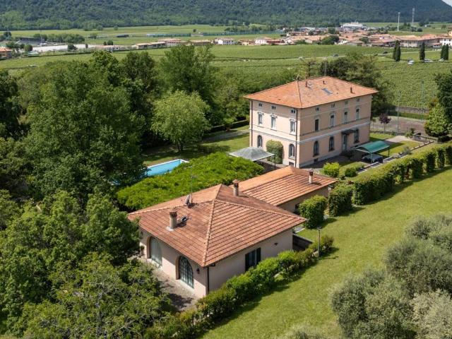 Villa in vendita a Erbusco BS