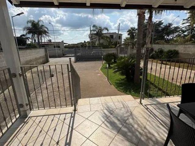 Villa in vendita a Erchie BR