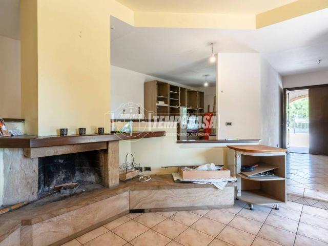 Villa in vendita a Esanatoglia MC