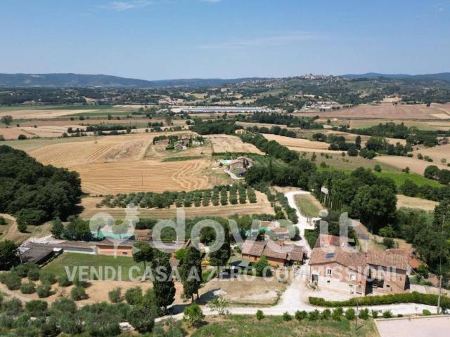 Casa indipendente in vendita a Foiano della Chiana AR