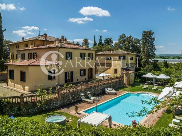 Villa in vendita a Foiano della Chiana AR