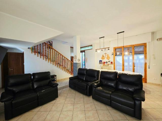 Villa in vendita a Foiano della Chiana AR