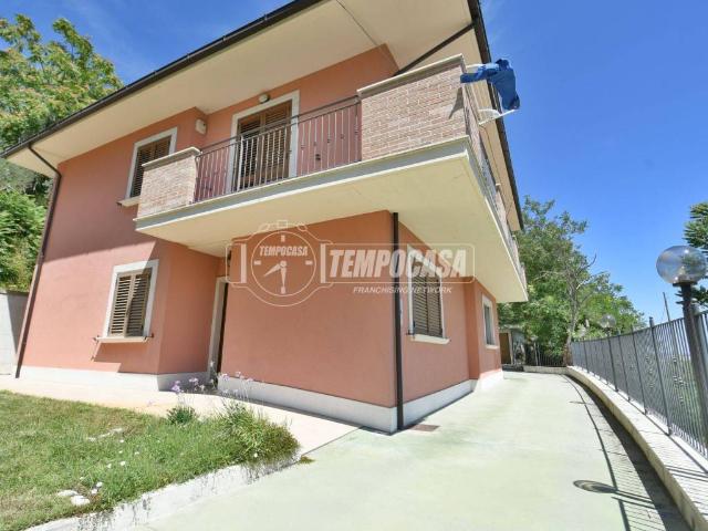 Villa in vendita a Folignano AP