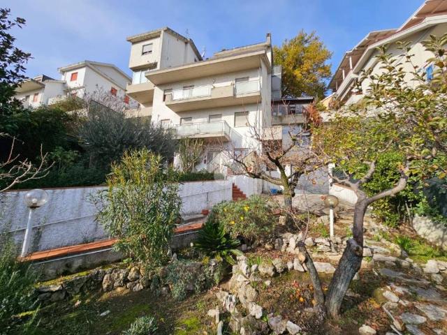 Villa in vendita a Folignano AP
