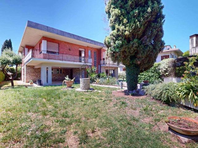 Villa in vendita a Foligno PG