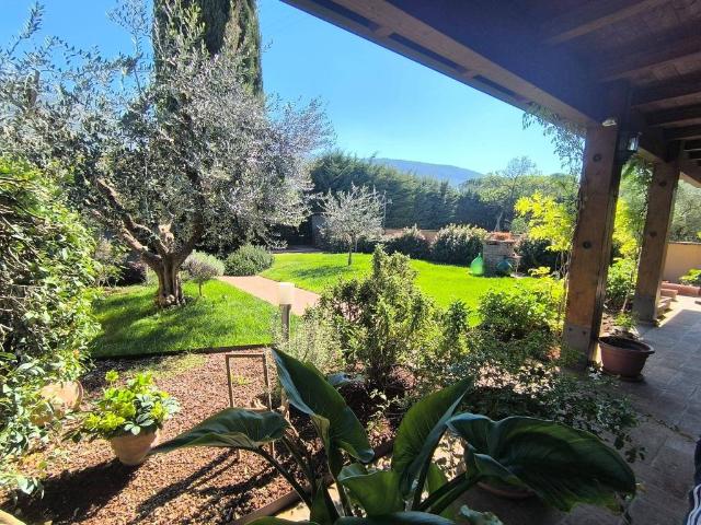 Villa in vendita a Foligno PG