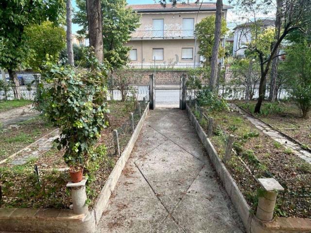 Villa in vendita a Foligno PG