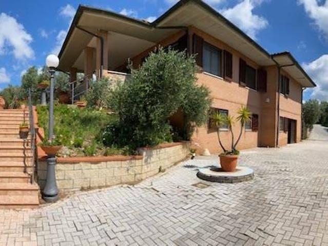 Villa in vendita a Follonica GR