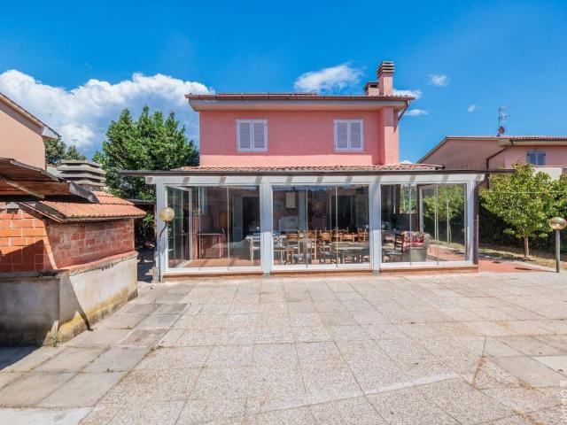 Villa in vendita a Follonica GR