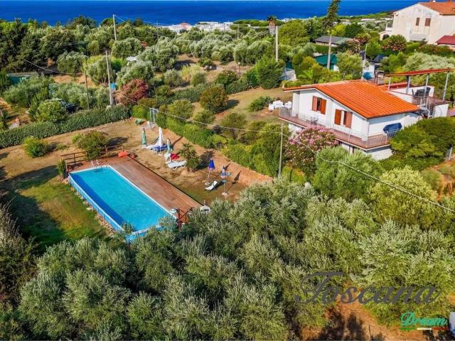 Villa in vendita a Follonica GR