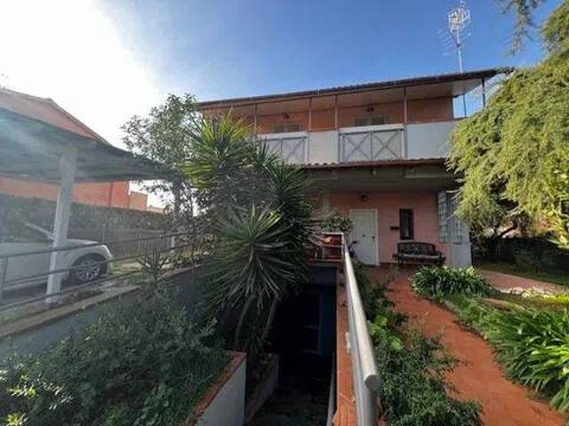 Villa in vendita a Follonica GR
