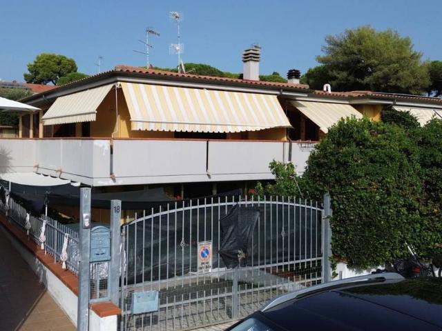 Villa in vendita a Follonica GR