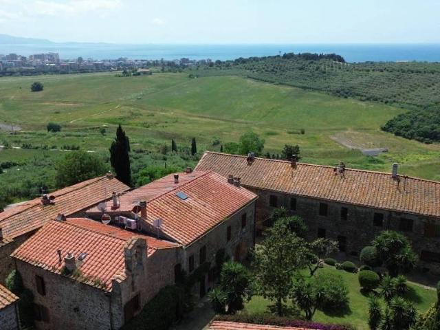 Villa in vendita a Follonica