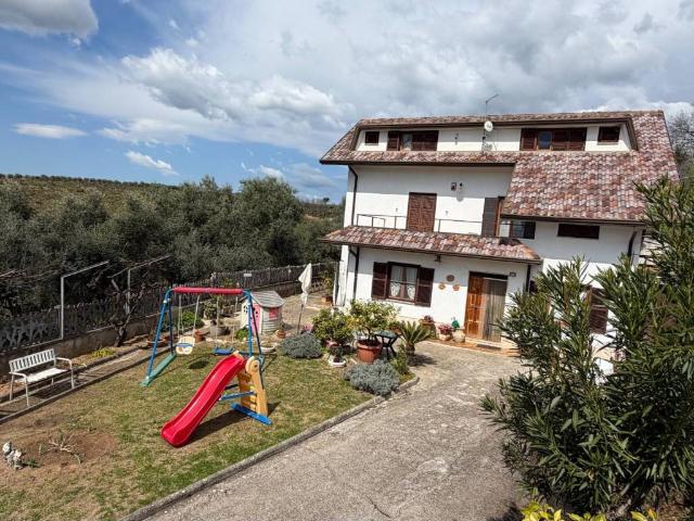 Villa in vendita a Fontana Liri FR