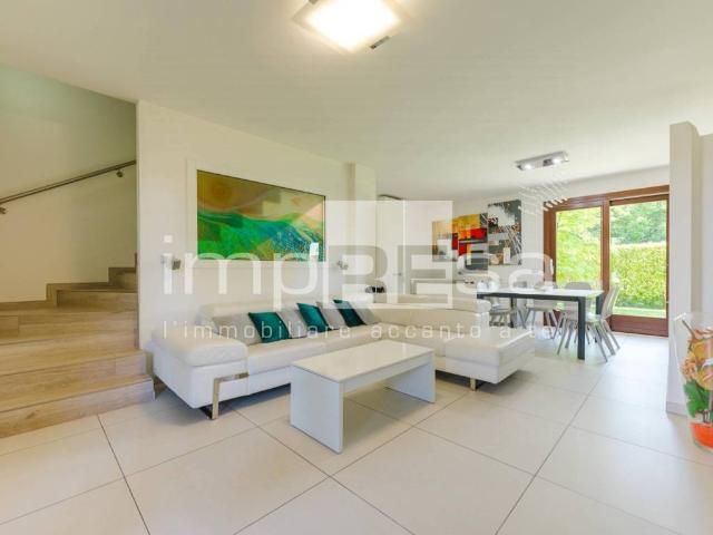 Villa in vendita a Fontanafredda PN
