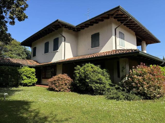 Villa in vendita a Fontanafredda PN