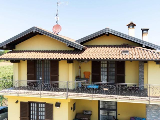 Villa in vendita a Fontaneto d'Agogna NO