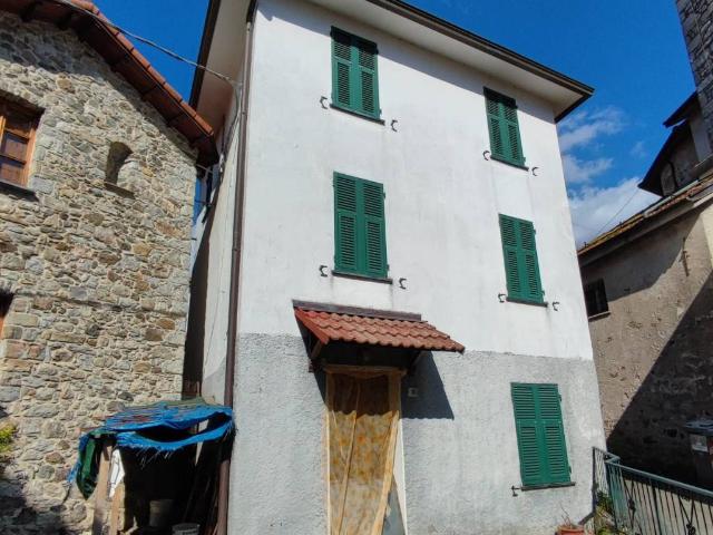 Casa indipendente in vendita a Fontanigorda GE