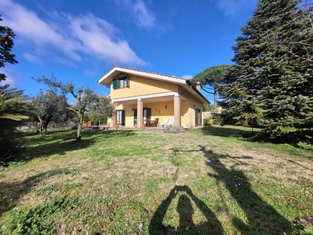 Villa in vendita a Fonte Nuova RM